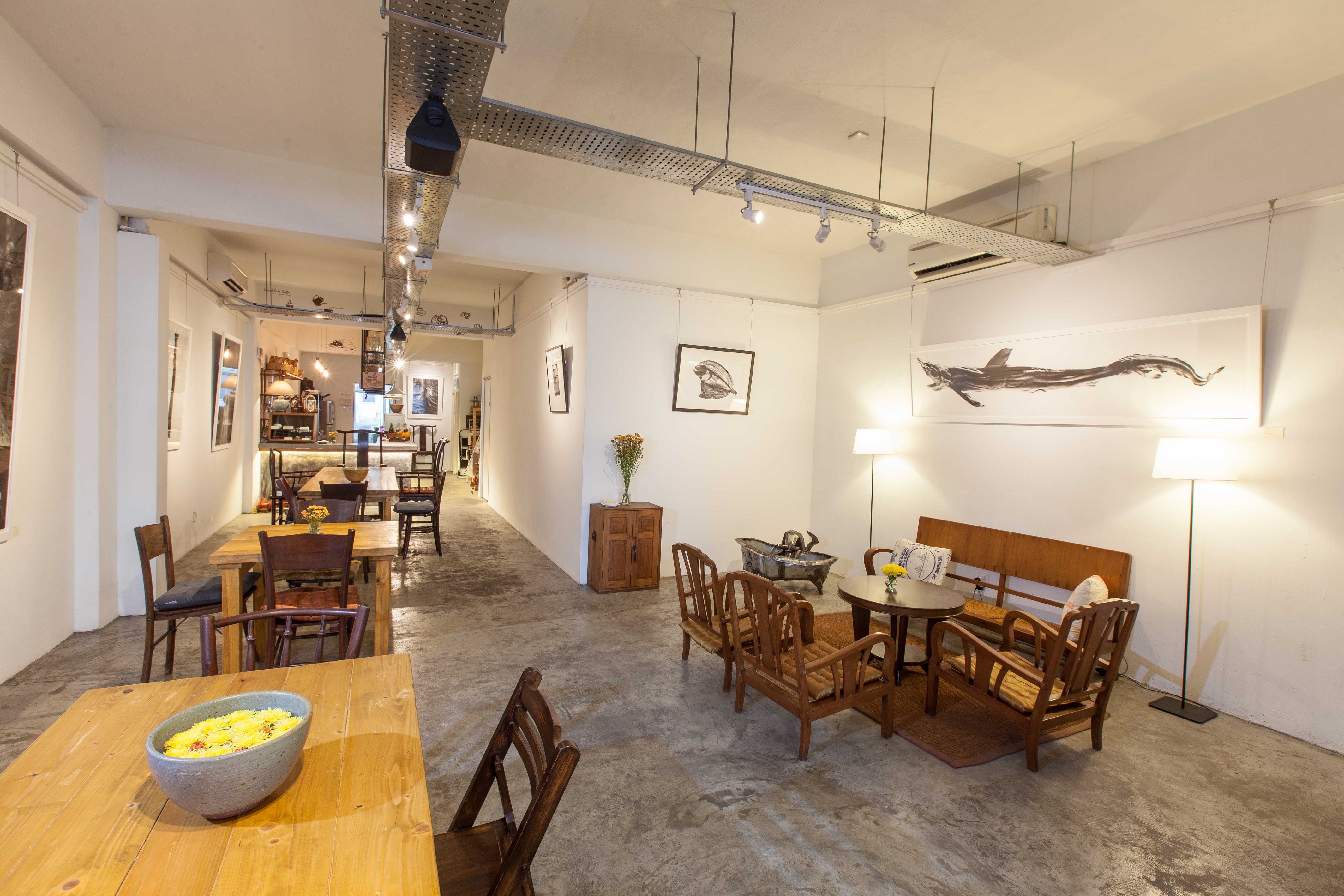 Aku Cafe and Gallery